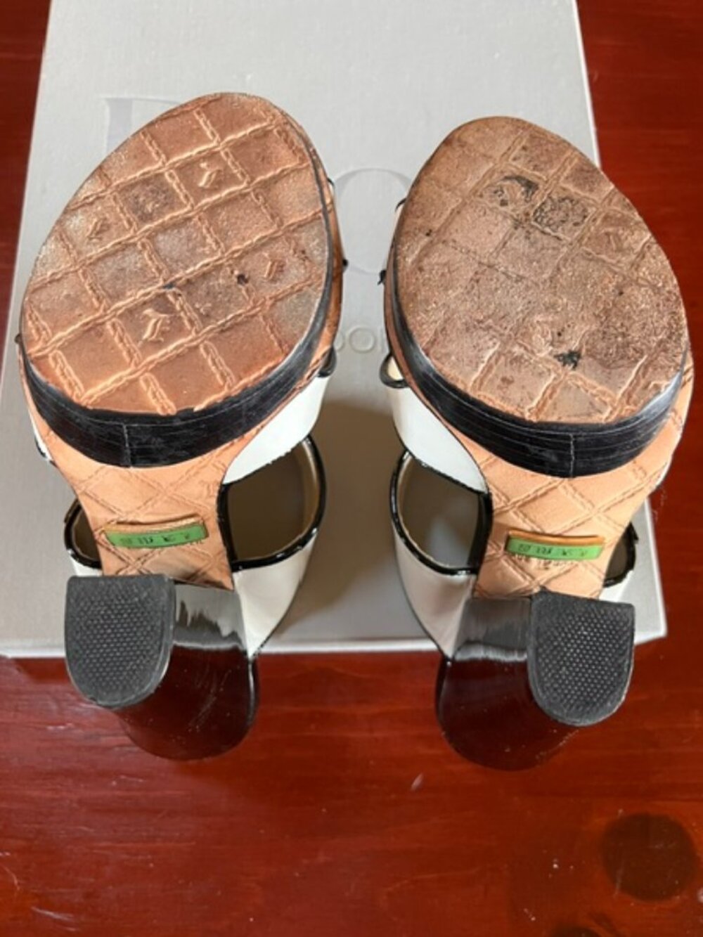 L.A.M.B. Sandra Sandal Black & White EUC Sz 6.5 - Picture 5 of 10